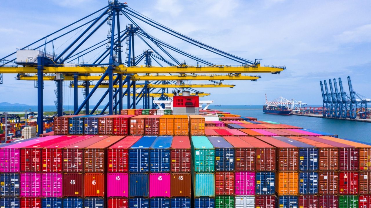 The Role of Blockchain in Logistics: Transparency, Tracking & Trust