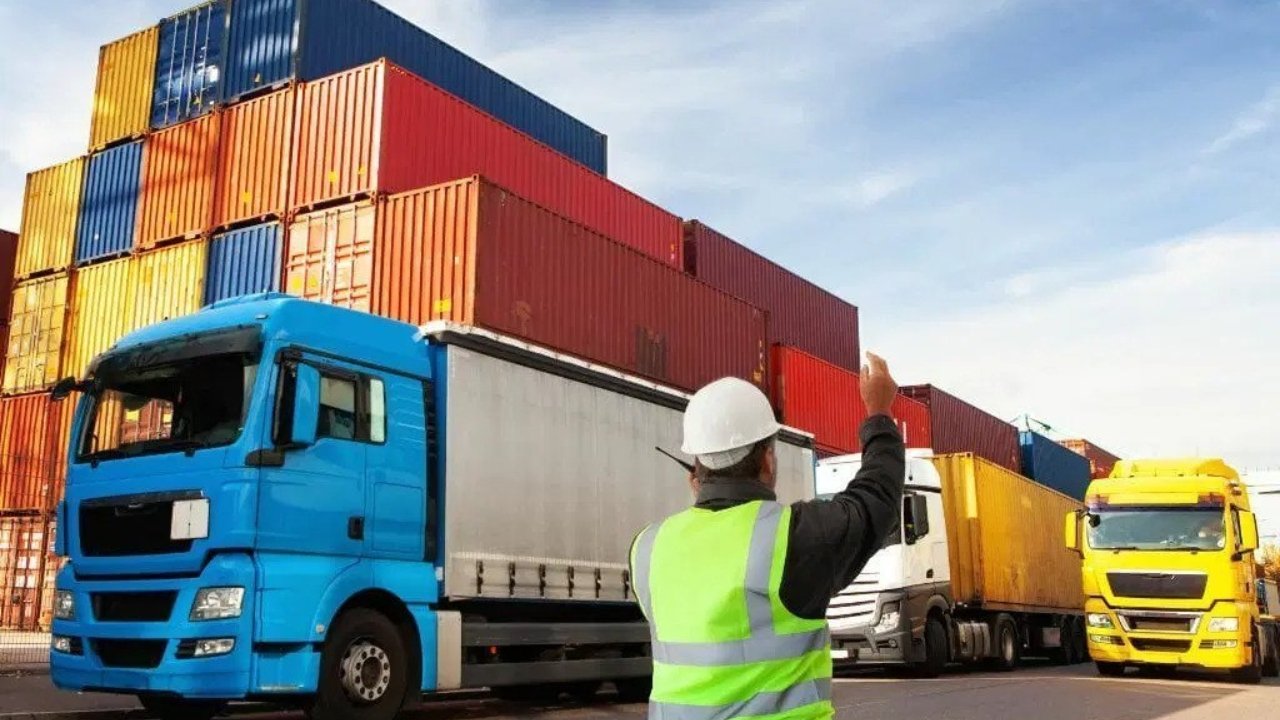 Digital Freight Platforms: How Aggregators Are Disrupting Traditional Transport Models